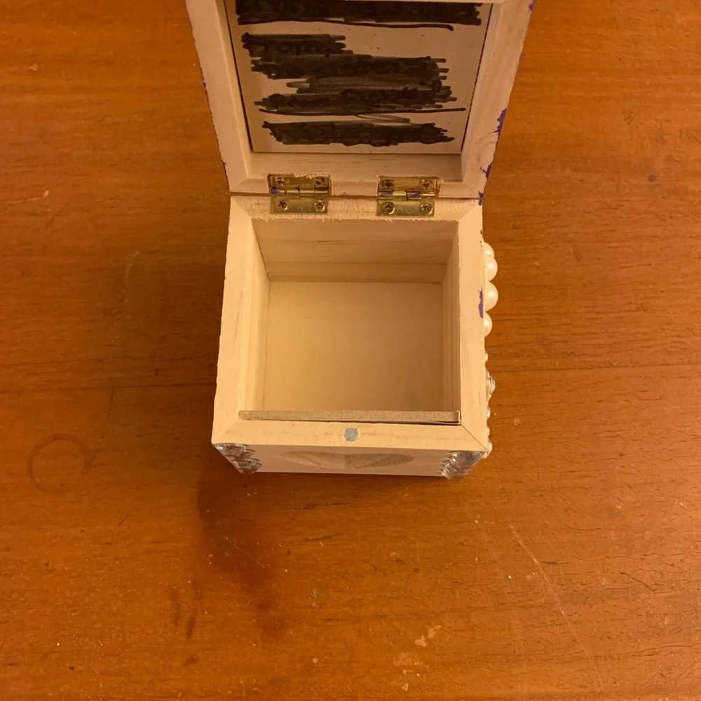 Free item: craft box